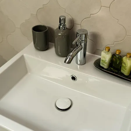 Stone House شقة *