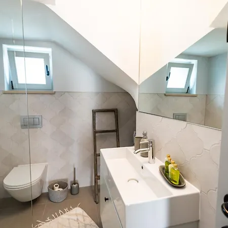 Stone House Apartment