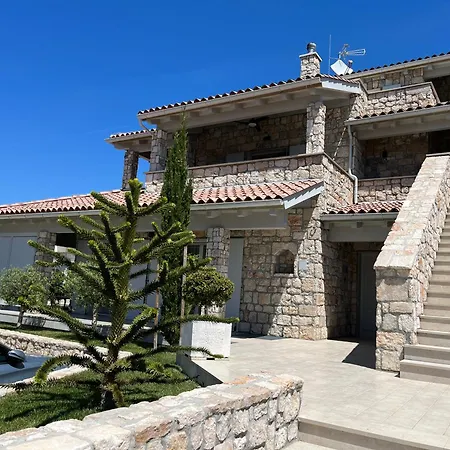 Stone House شقة *