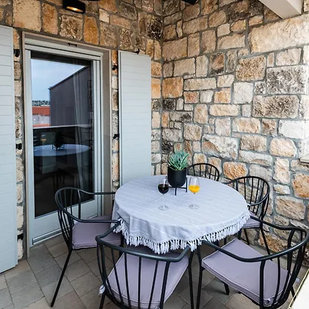 Stone House Apartmán Tribalj